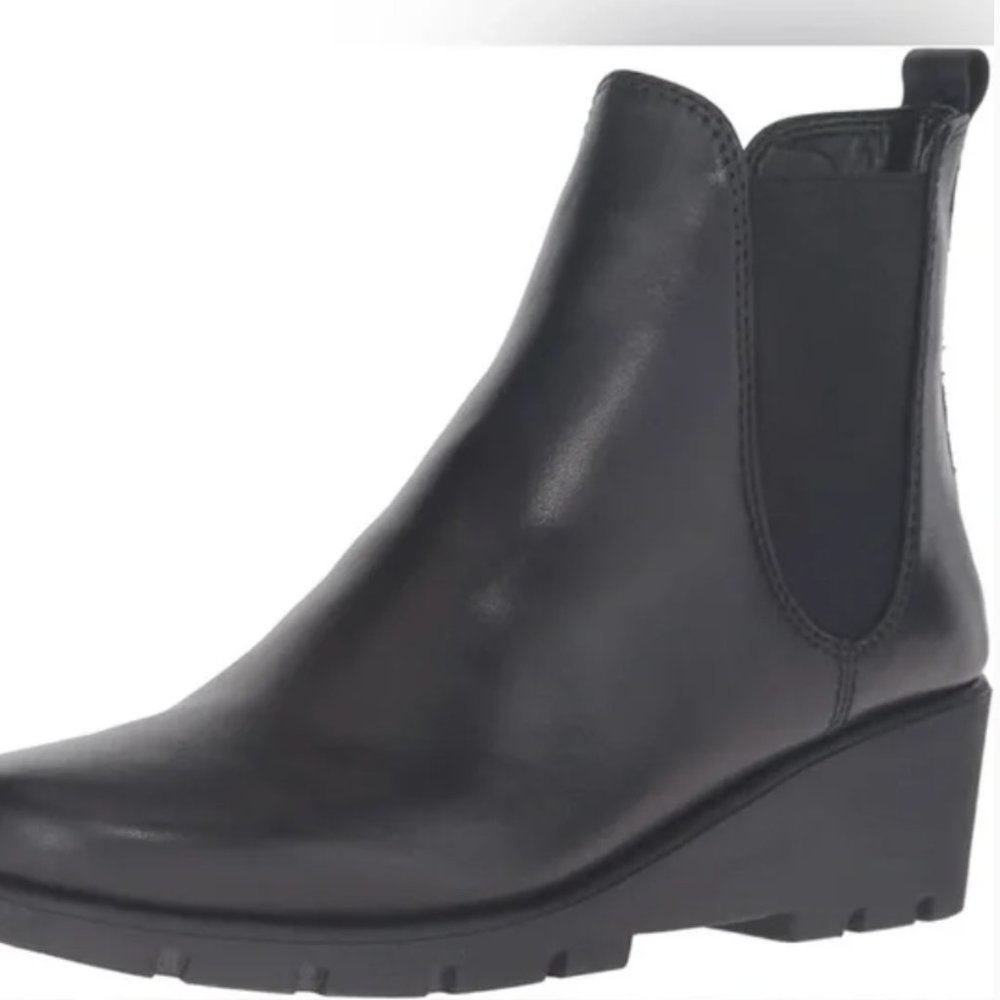 The Flexx Slimmer Chelsea Black Leather Pull On Ankle Wedge Bootie Size 9.5